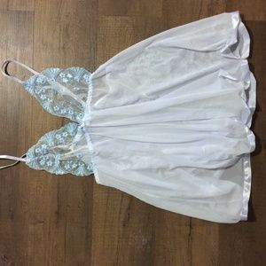 White/light blue babydoll